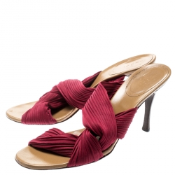 Pre Owned Gucci Burgundy Stretch Plisse Fabric Slides Size 38