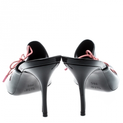 Pre Owned حذاء مولز غوتشي مقدمة مفتوحة تفاصيل أربطة جلد لامع أسود مقاس 36