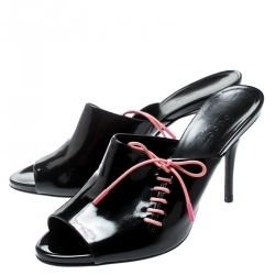 Pre Owned حذاء مولز غوتشي مقدمة مفتوحة تفاصيل أربطة جلد لامع أسود مقاس 36