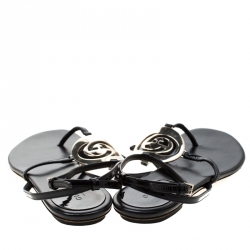 مملوكة مسبقًا Gucci Black Patent Leather Logo Buckle Flat Thong Sandals Size 36