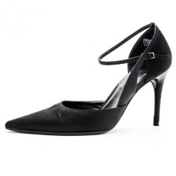 مملوكة مسبقًا Gucci Black Microguccissima D'orsay Pumps Size 38
