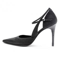 مملوكة مسبقًا Gucci Black Microguccissima D'orsay Pumps Size 38