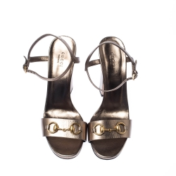 مملوكة مسبقًا Gucci Metallic Leather Horsebit Ankle Strap Block Heel Sandals Size 40