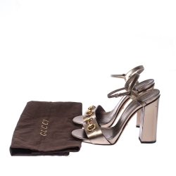 مملوكة مسبقًا Gucci Metallic Leather Horsebit Ankle Strap Block Heel Sandals Size 40