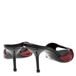 مملوكة مسبقًا Gucci Red Patent Leather Horsebit Slides Size 39