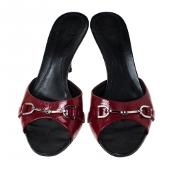 مملوكة مسبقًا Gucci Red Patent Leather Horsebit Slides Size 39