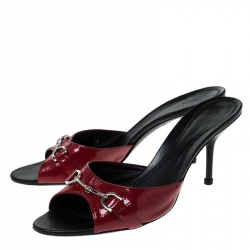 مملوكة مسبقًا Gucci Red Patent Leather Horsebit Slides Size 39