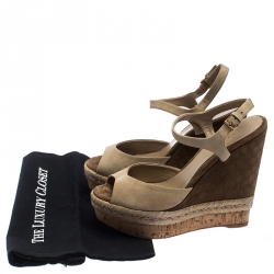 مملوكة مسبقًا Gucci Beige Suede Guccissima Wedge Ankle Strap Sandals Size 39