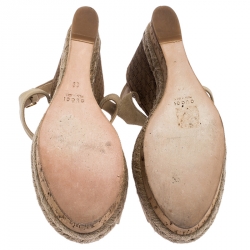 مملوكة مسبقًا Gucci Beige Suede Guccissima Wedge Ankle Strap Sandals Size 39
