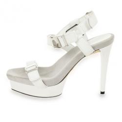 مملوكة مسبقًا Gucci White Leather 'Gail' Clasp Platform Sandals Size 37.5