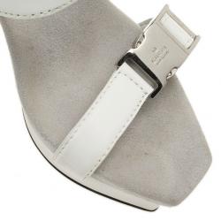 مملوكة مسبقًا Gucci White Leather 'Gail' Clasp Platform Sandals Size 37.5