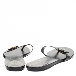 مملوكة مسبقًا Gucci Black Patent Leather Thong Slipper Sandals Size 38