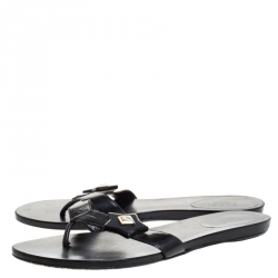مملوكة مسبقًا Gucci Black Patent Leather Thong Slipper Sandals Size 38