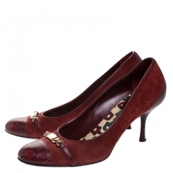 مملوكة مسبقًا حذاء كعب عالي غوتشي غطاء مقدمة جلد منقوش هورسبيت وسويدي عنابي مقاس 38.5