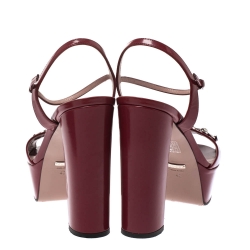 مملوكة مسبقًا Gucci Burgundy Leather Claudie Horsebit Peep Toe Platform Sandals Size 40