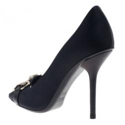 مملوكة مسبقًا حذاء كعب عالي غوتشي هوليوود هورسبت فتحة أصبع ساتان أسود مقاس 37