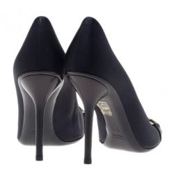 مملوكة مسبقًا حذاء كعب عالي غوتشي هوليوود هورسبت فتحة أصبع ساتان أسود مقاس 37