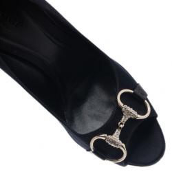 مملوكة مسبقًا حذاء كعب عالي غوتشي هوليوود هورسبت فتحة أصبع ساتان أسود مقاس 37