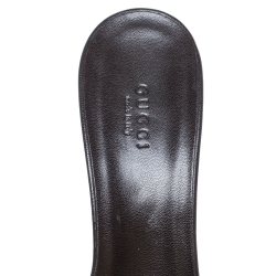 مملوكة مسبقًا صندل سلايد غوتشي تفاصيل إبزيم كافاس جي جي أبيض مقاس 38