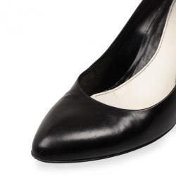 مملوكة مسبقًا Gucci Black Leather Animal Print Heel Pumps Size 37.5