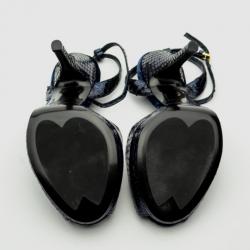 مملوكة مسبقًا Gucci Navy Blue Snakeskin Peep Toe Ankle Strap Sandals Size 38.5