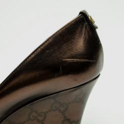 مملوكة مسبقًا Gucci Brown Metallic 'Charlene' Wedges Size 38