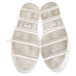 مملوكة مسبقًا حذاء رياضي غوتشي منخفض من أعلى أيس مطرز نحل جلد أبيض مقاس 37