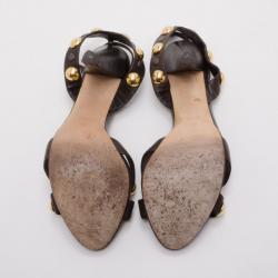 Pre Owned Gucci Leather Studded Sandals Size 40