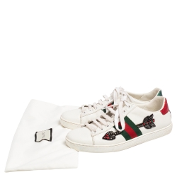 مملوكة مسبقًا Gucci White Leather Ace Embroidered Arrow Appliqué Low Top Sneakers Size 37