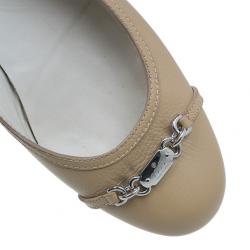 مملوكة مسبقًا Gucci Beige Leather Ballet Flats Size 38.5