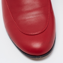مملوكة مسبقًا Gucci Red Leather Princetown Horsebit Flat Mules Size 38