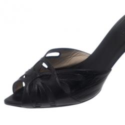 Pre Owned صندل غوتشي جلد أسود مقدمة مدببة سلايدز مقاس 38