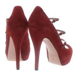 Pre Owned حذاء كعب عالى غوتشي جلد مدبوغ أخمر متعدد الشرائط ليزبيث كعب أمامي مقاس 40