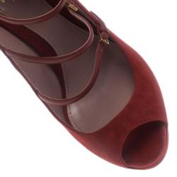 Pre Owned حذاء كعب عالى غوتشي جلد مدبوغ أخمر متعدد الشرائط ليزبيث كعب أمامي مقاس 40