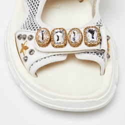 مملوكة مسبقًا Gucci Off White Leather Crystal Embellished Aguru Sandals Size 38