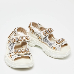 مملوكة مسبقًا Gucci Off White Leather Crystal Embellished Aguru Sandals Size 38