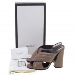 مملوكة مسبقًا صندل سلايد غوتشي جلد بيج كعب مربع سيور متقاطعة مقاس 36.5