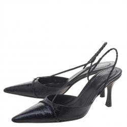 مملوكة مسبقًا صندل غوتشي جلد أسود نقشة الثعبان مفتوح ومغزول مقاس 37