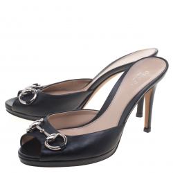 مملوكة مسبقًا Gucci Black Leather New Hollywood Horsebit Mules Size 36