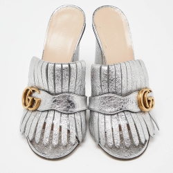 مملوكة مسبقًا Gucci Silver Crinkled Leather GG Marmont Fringed Mules Size 38