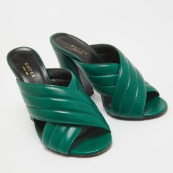 مملوكة مسبقًا Gucci Green Leather Webby Sandals Size 39