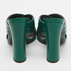 مملوكة مسبقًا Gucci Green Leather Webby Sandals Size 39