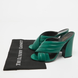 مملوكة مسبقًا Gucci Green Leather Webby Sandals Size 39