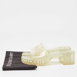 مملوكة مسبقًا Gucci Transparent Rubber Embossed Logo Slide Sandals Size 37