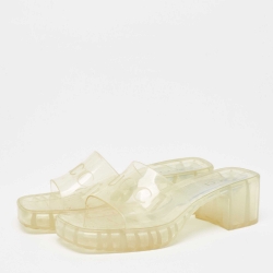 مملوكة مسبقًا Gucci Transparent Rubber Embossed Logo Slide Sandals Size 37