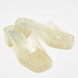 مملوكة مسبقًا Gucci Transparent Rubber Embossed Logo Slide Sandals Size 37