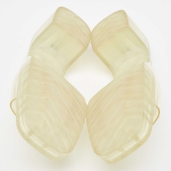 مملوكة مسبقًا Gucci Transparent Rubber Embossed Logo Slide Sandals Size 37