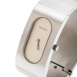 Pre Owned Gucci Silver Stainless Steel Vintage 2400L Women's Wristwatch 22 mm