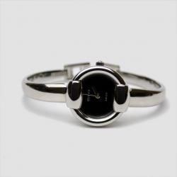 Gucci Black Bangle 1400L Womens Wristwatch 25.5 MM