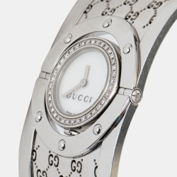 Pre Owned Gucci White Mother Of Pearl Diamond Stainless Steel Twirl Women's Wristwatch 23 mm